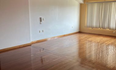 Renta Casa/oficinas Con Alberca Y Elevador. Cd. Satélite, Naucalpán, Edo. Méx. Residencia Bien Ubicada En El Corazón De Satelite