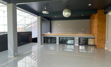 Renta Casa/oficinas Con Alberca Y Elevador. Cd. Satélite, Naucalpán, Edo. Méx. Residencia Bien Ubicada En El Corazón De Satelite