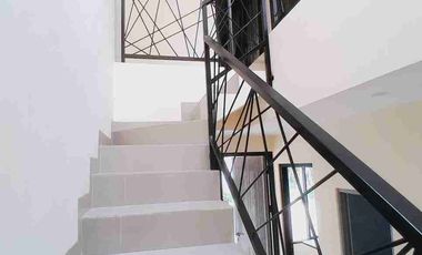 Rumah 2 lantai siap huni termurah bebas banjir