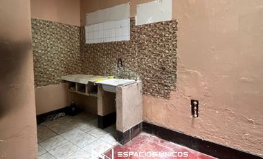 Amplia casa en venta en Callao: 2 pisos + 50 m² de aires
