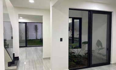 Casa en venta Col Castillo Tielemans zona sur ote de la cerca de poliforum y plaza ámbar