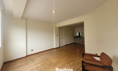 ¡ALQUILER DEPARTAMENTO VISTA CALLE EN SURCO!