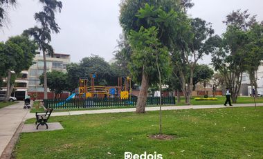 ¡ALQUILER DEPARTAMENTO VISTA CALLE EN SURCO!