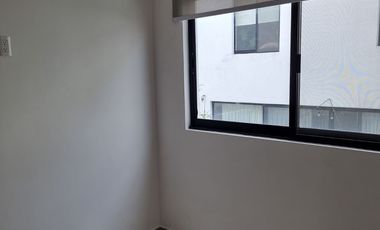 Encantadora casa en renta en el fraccionamiento Triventi con vigilancia 24/7