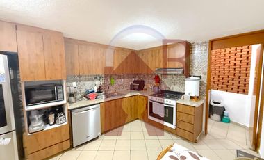 Casa con Departamento en Fraccionamiento