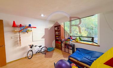 Casa con Departamento en Fraccionamiento