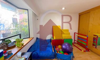 Casa con Departamento en Fraccionamiento