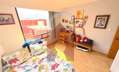 Casa con Departamento en Fraccionamiento