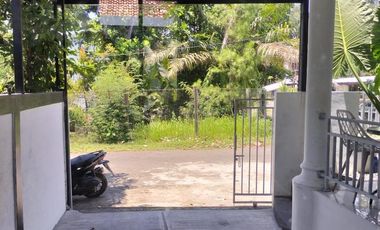 Rumah Murah Rasa Vila Jogja: Tepi Jl. Aspal Berbah