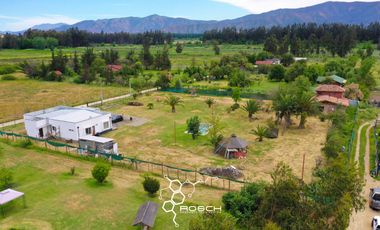 Parcela con 2 Construcciones Solida y Piscina