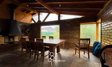 Parcela con 2 Construcciones Solida y Piscina