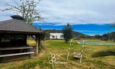 Parcela con 2 Construcciones Solida y Piscina