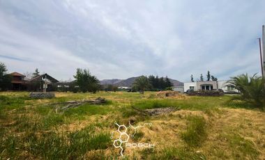 Parcela con 2 Construcciones Solida y Piscina