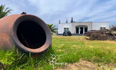 Parcela con 2 Construcciones Solida y Piscina