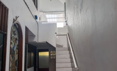 Disewakan Rumah Puri Indah 2 Lantai Depan Jalan Raya