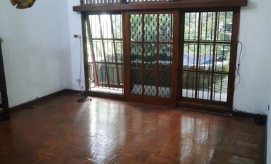 Disewakan Rumah Puri Indah 2 Lantai Depan Jalan Raya