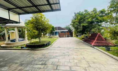 Rumah Mewah Luas ada POOL, Pemandangan desa Asri dan Nyaman