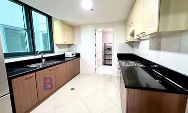 2BR Golf View Residences with a Balcony For Rent / For For Sale in 8 Forbes Town Road Residences, Bonifacio Global City, Taguig