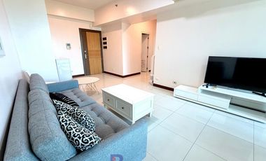 2BR Golf View Residences with a Balcony For Rent / For For Sale in 8 Forbes Town Road Residences, Bonifacio Global City, Taguig