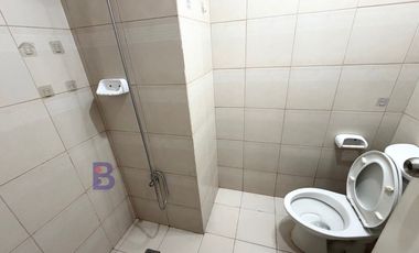 2BR Golf View Residences with a Balcony For Rent / For For Sale in 8 Forbes Town Road Residences, Bonifacio Global City, Taguig