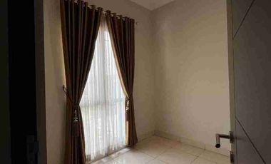 MURAH SIAP HUNI Rumah Summarecon Bekasi Cluster Burgundy