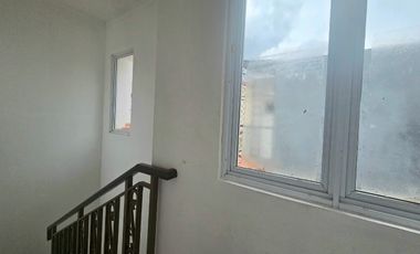 Disewakan Rumah Asri Nyaman di Cluster La Seine JGC Jakarta Timur