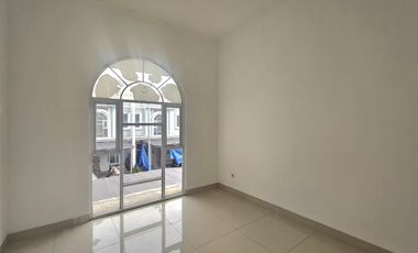 Disewakan Rumah Asri Nyaman di Cluster La Seine JGC Jakarta Timur