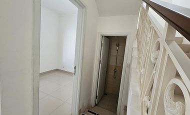 Disewakan rumah Modern Berlokasi Strategis di South Thames JGC Jakarta Timur