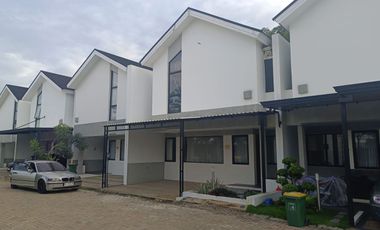 DIJUAL RUMAH SIAP HUNI KOMPLEK FLORISTA GARDEN KM 7 PALEMBANG