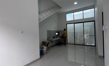 (BU) Rumah Depan Pakuwon Mall Jogja