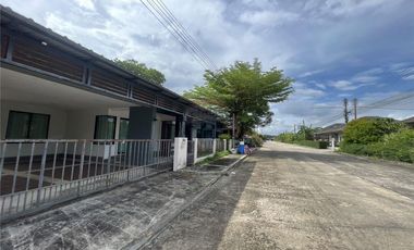 3 BEDROOMS HOUSE FOR SALE IN THE CENTER OF NST!!