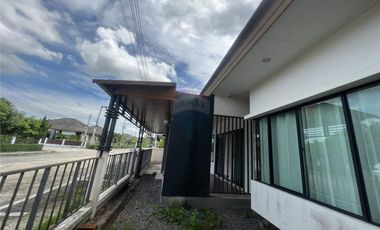 3 BEDROOMS HOUSE FOR SALE IN THE CENTER OF NST!!