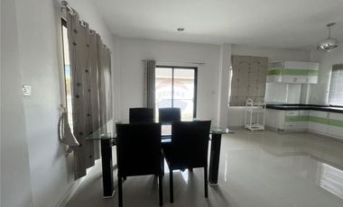 3 BEDROOMS HOUSE FOR SALE IN THE CENTER OF NST!!