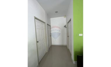 3 BEDROOMS HOUSE FOR SALE IN THE CENTER OF NST!!