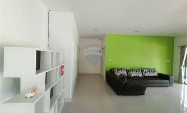 3 BEDROOMS HOUSE FOR SALE IN THE CENTER OF NST!!