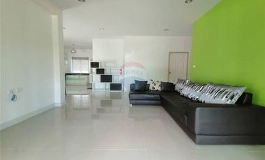 3 BEDROOMS HOUSE FOR SALE IN THE CENTER OF NST!!