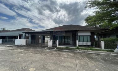 3 BEDROOMS HOUSE FOR SALE IN THE CENTER OF NST!!
