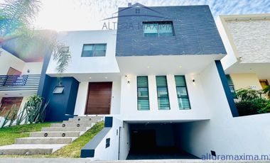 Casa de Lujo en Renta Villa Verona Zona Andares Zapopan