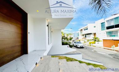 Casa de Lujo en Renta Villa Verona Zona Andares Zapopan