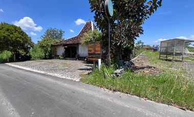 Utara Jl. Damai; Dijual Tanah Cantik View Sawah & Gn. Merapi, Lokasi Strategis Dekat Jl. Kaliurang *