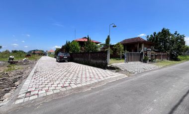 Utara Jl. Damai; Dijual Tanah Cantik View Sawah & Gn. Merapi, Lokasi Strategis Dekat Jl. Kaliurang *