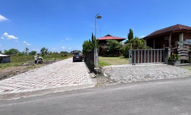 Utara Jl. Damai; Dijual Tanah Cantik View Sawah & Gn. Merapi, Lokasi Strategis Dekat Jl. Kaliurang *