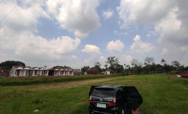 Villa Eksklusif Pakem Jogja, Desain Tropis Elegan, 3 KT, SHM