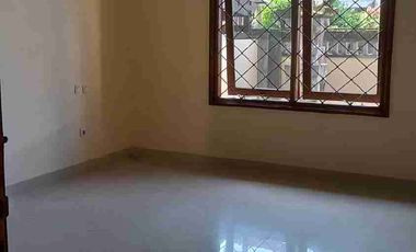 Disewakan untuk Rumah/ Kantor lok strategis di Renon Denpasar