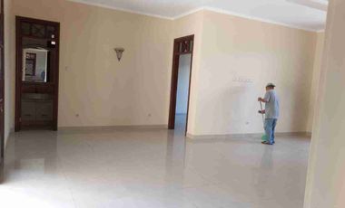 Disewakan untuk Rumah/ Kantor lok strategis di Renon Denpasar