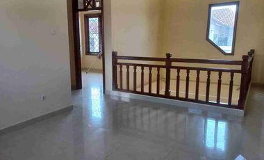 Disewakan untuk Rumah/ Kantor lok strategis di Renon Denpasar