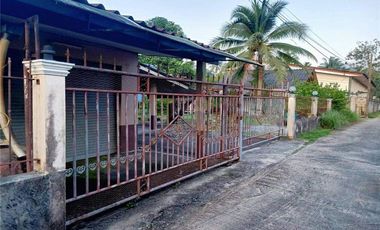 ขายบ้าน 3 ห้องนอน  2 ห้องน้ำ ติดถนนสายหลัก ใกล้สี่แยกบ้านหิน อ.สิชล