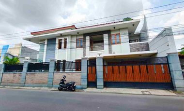 Rumah Mewah Full Furnished Baturan Colomadu Karanganyar