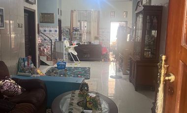 HARGA TURUN DRASTIS! Rumah 2 Lantai Strategis di Nusukan, Banjarsari, Solo!