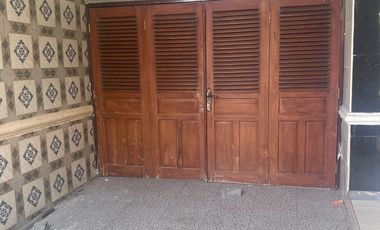 HARGA TURUN DRASTIS! Rumah 2 Lantai Strategis di Nusukan, Banjarsari, Solo!